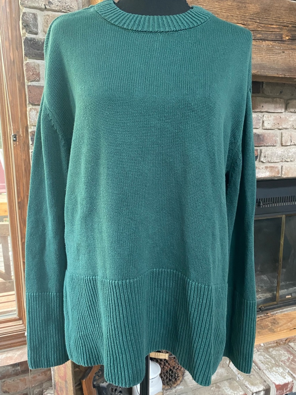 Gap crewneck sweater 100% cotton size M